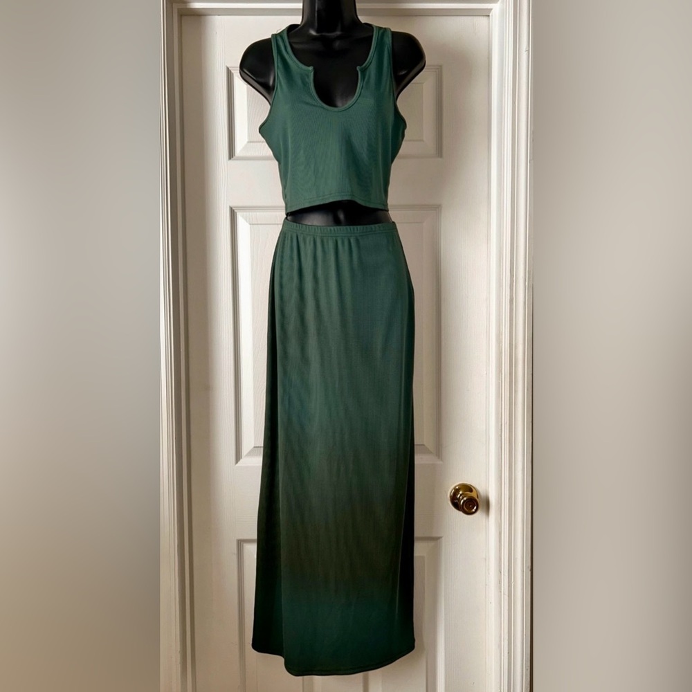 Sleeveless Dark Green Skirt Set